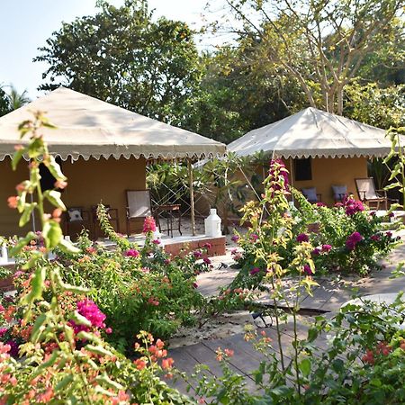 Saffronstays Stella Maris - Luxury Beach Front Villa Near Redi Beach Querim Buitenkant foto