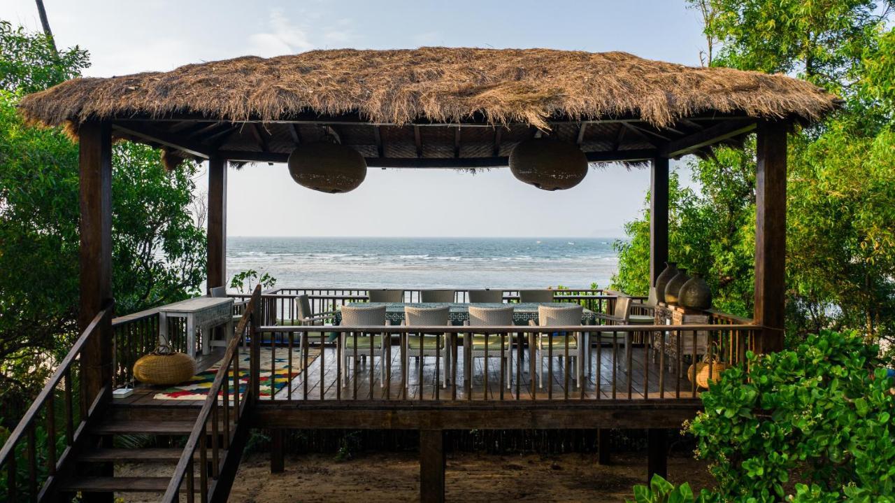 Saffronstays Stella Maris - Luxury Beach Front Villa Near Redi Beach Querim Buitenkant foto