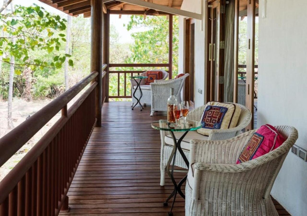 Saffronstays Stella Maris - Luxury Beach Front Villa Near Redi Beach Querim Buitenkant foto