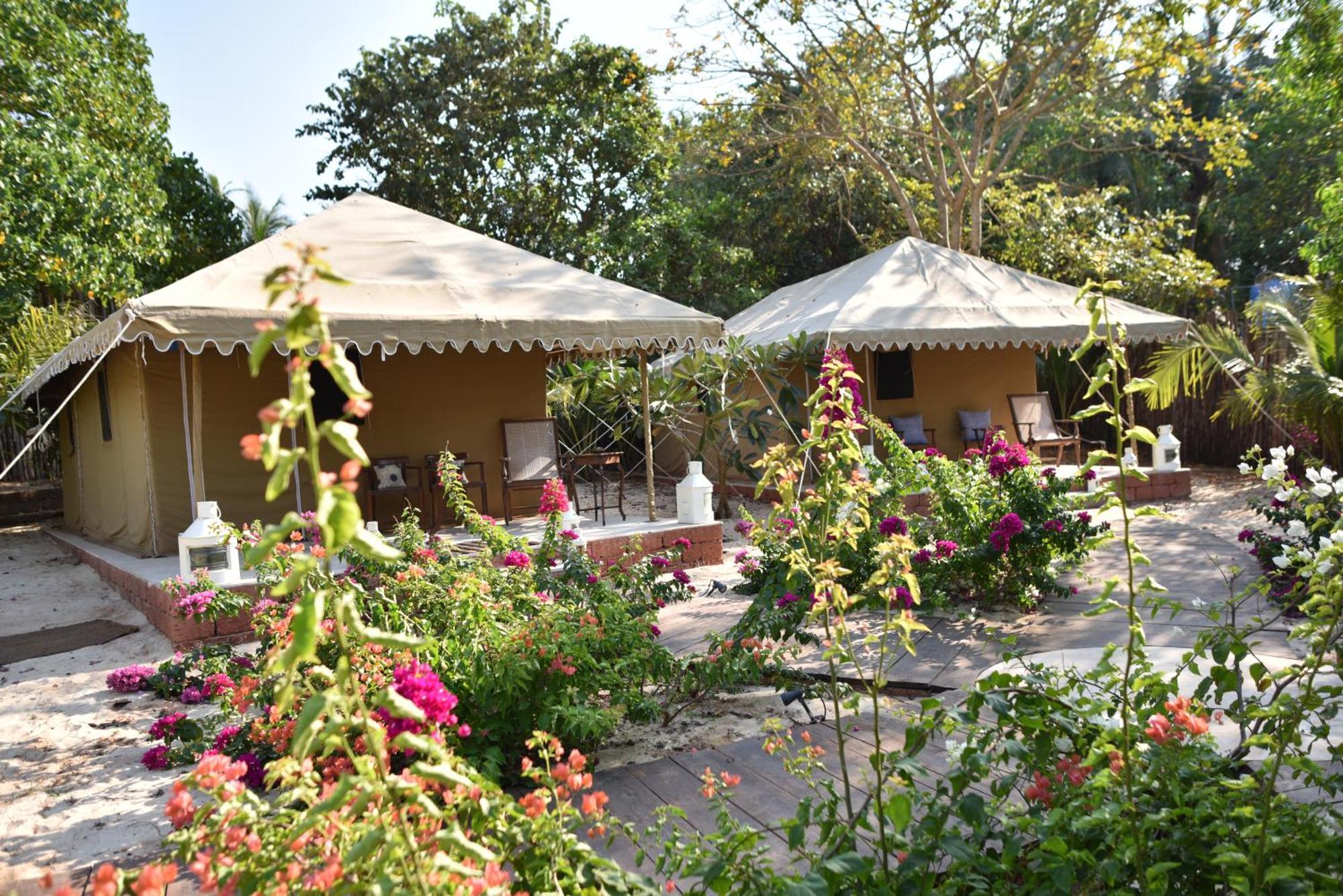 Saffronstays Stella Maris - Luxury Beach Front Villa Near Redi Beach Querim Buitenkant foto
