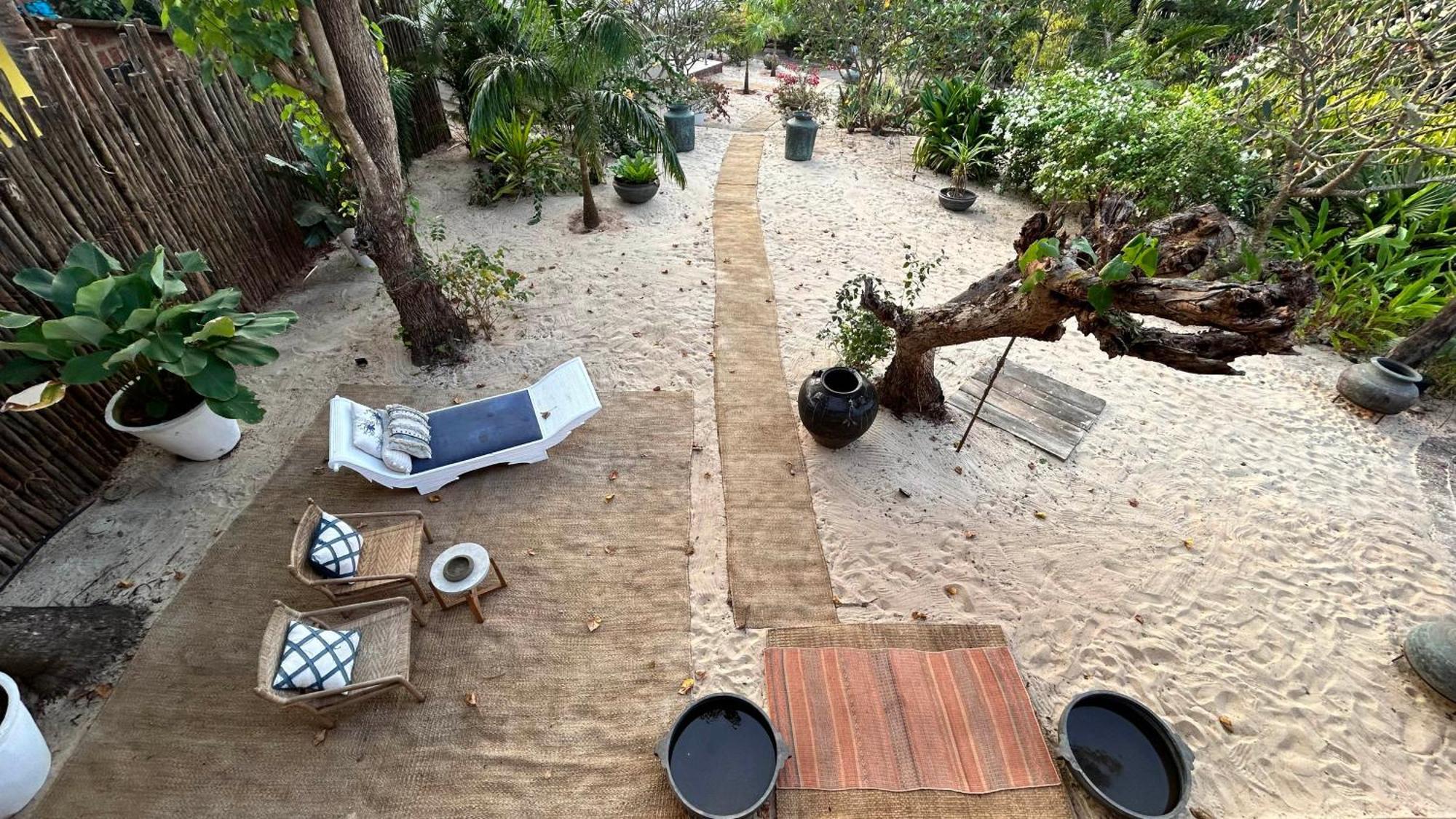 Saffronstays Stella Maris - Luxury Beach Front Villa Near Redi Beach Querim Buitenkant foto
